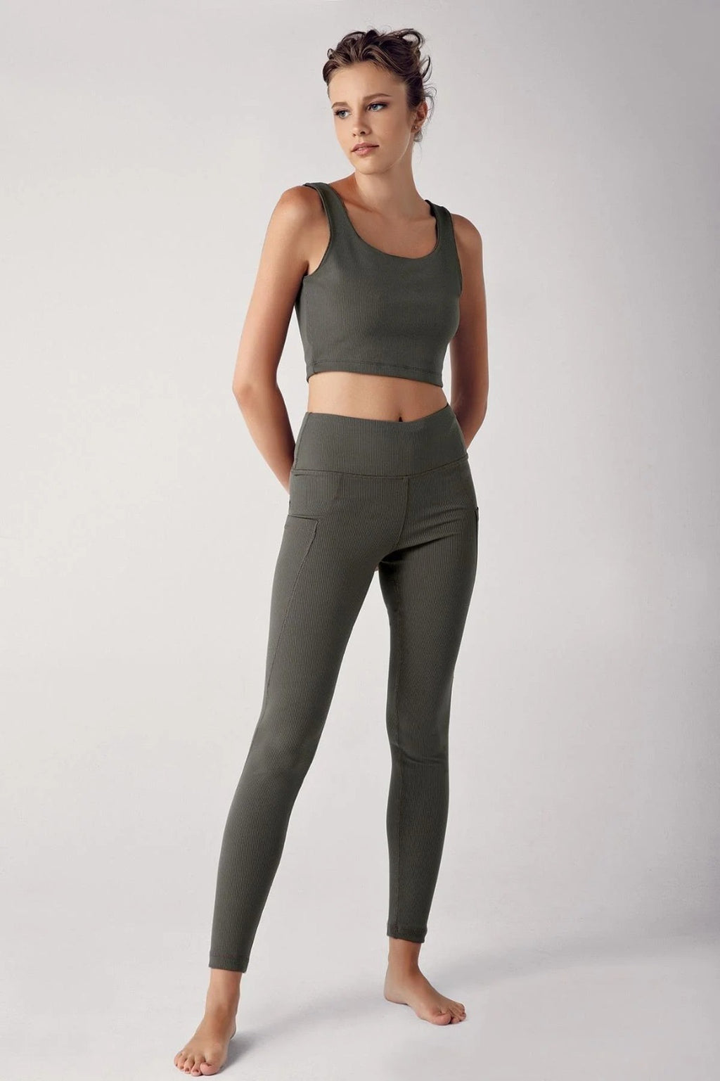 leggings لون كاكي