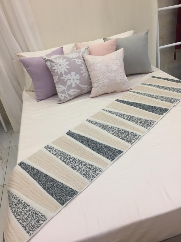 رنر سرير بيج مخطط